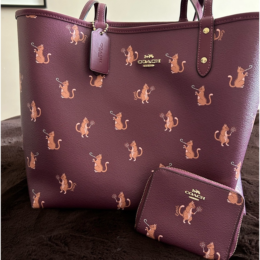 Coach Reversible City Tote With Party Cat Print and Matching Zip Around Wallet